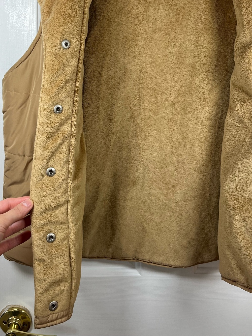 Sag Harbor Tan Quilted Vest with Plush Fur Collar (L) - Picture 11 of 13